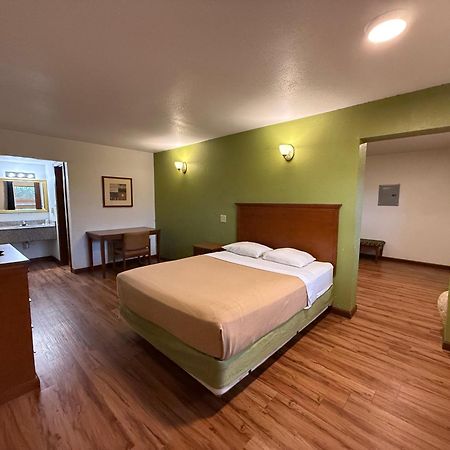 Relax Inn & Suites Mattoon Εξωτερικό φωτογραφία